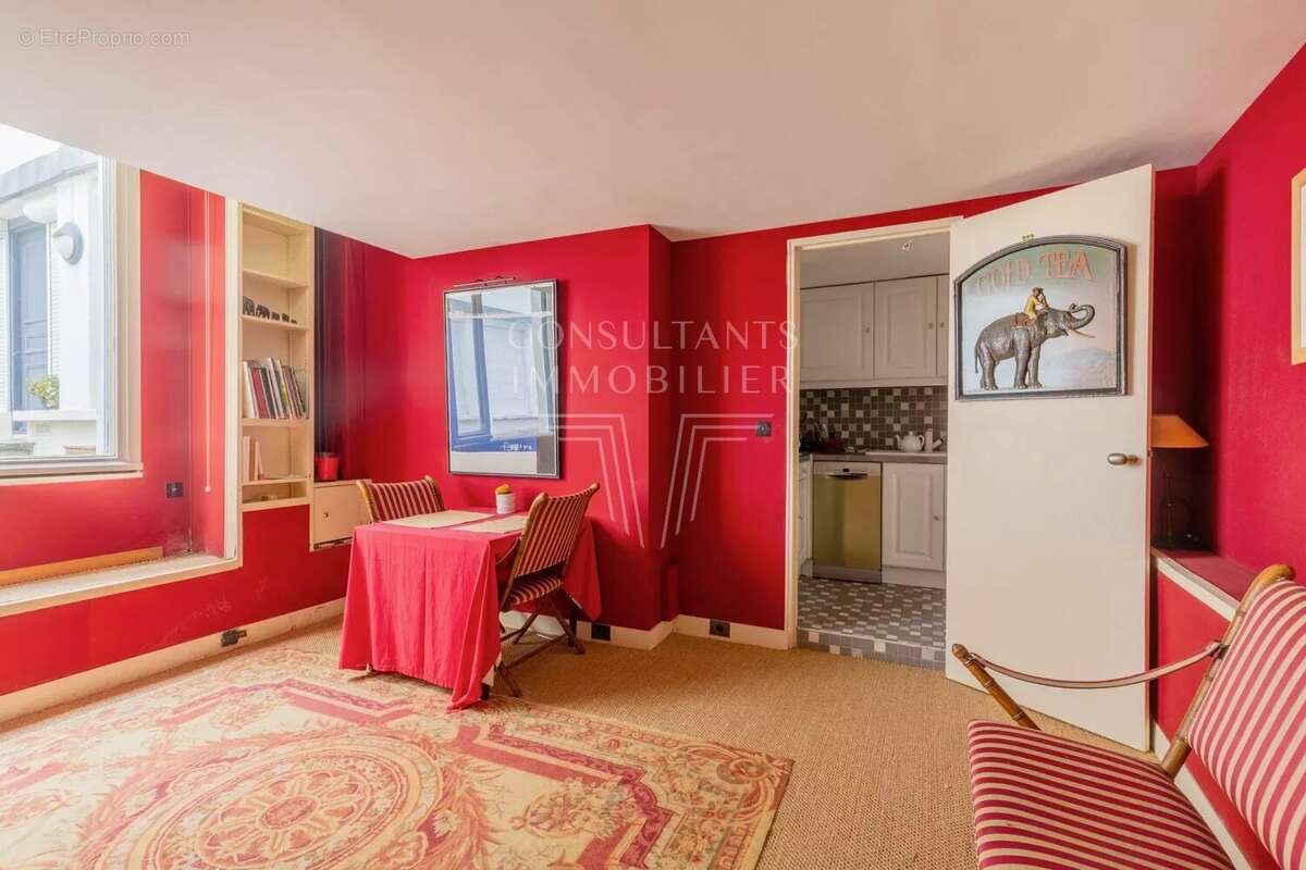 Appartement à PARIS-7E