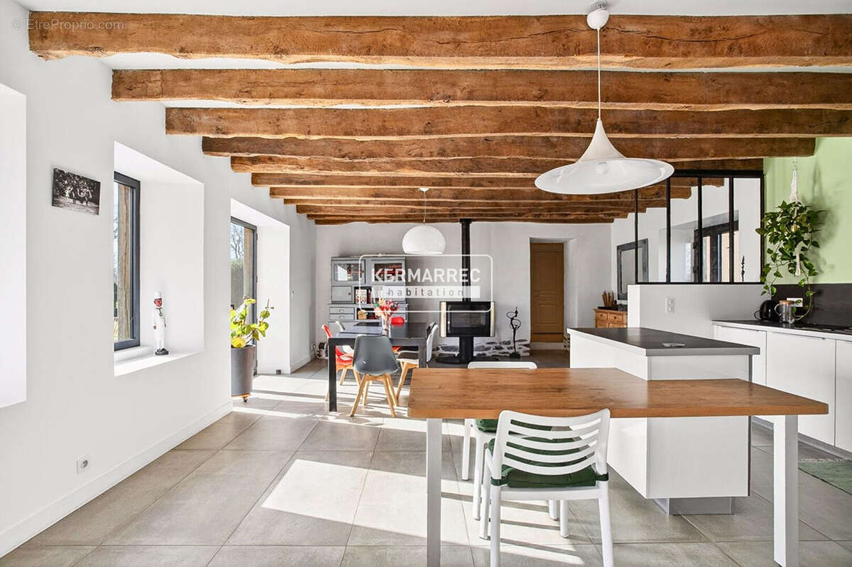 Maison à LA CHAPELLE-DES-FOUGERETZ