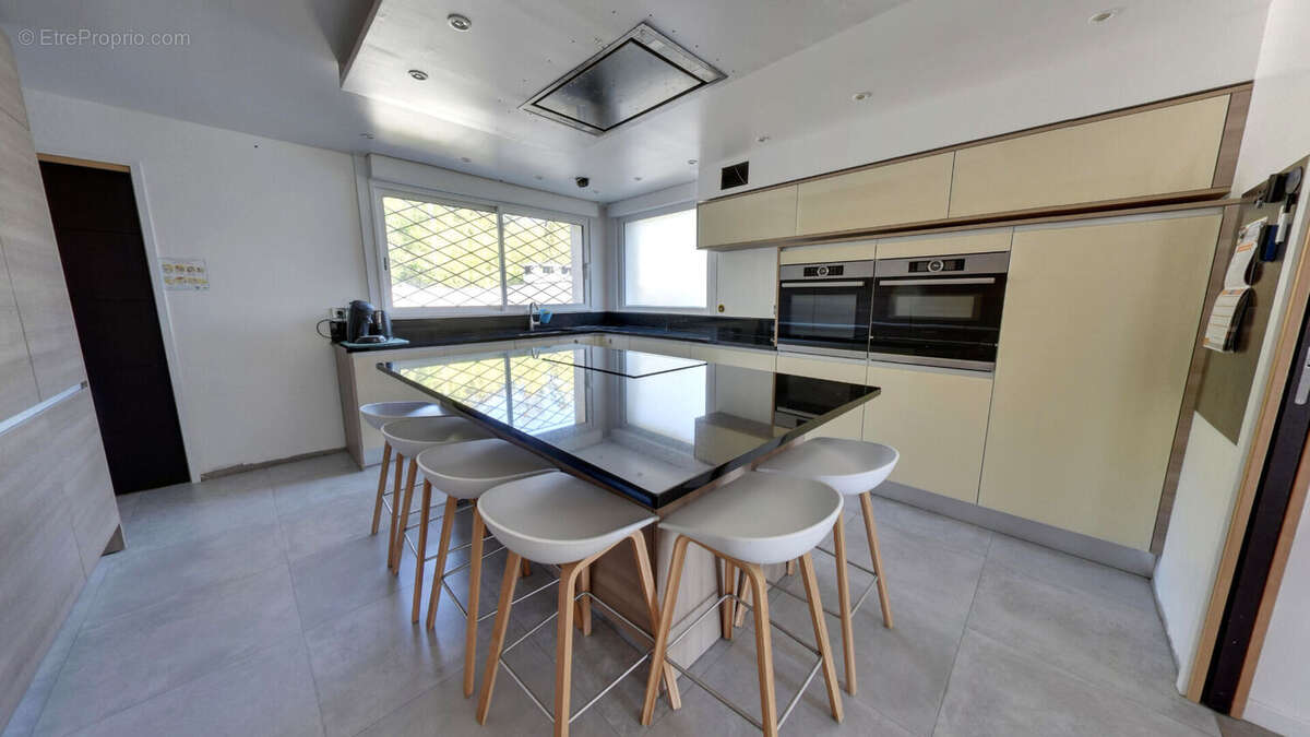 Maison à OZOIR-LA-FERRIERE