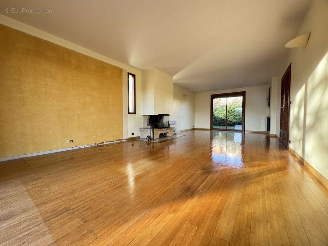 Maison à SAINT-GERMAIN-LES-CORBEIL