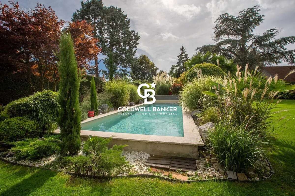 Maison à FEUCHEROLLES