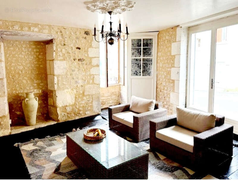 Maison à SALLES-LAVALETTE
