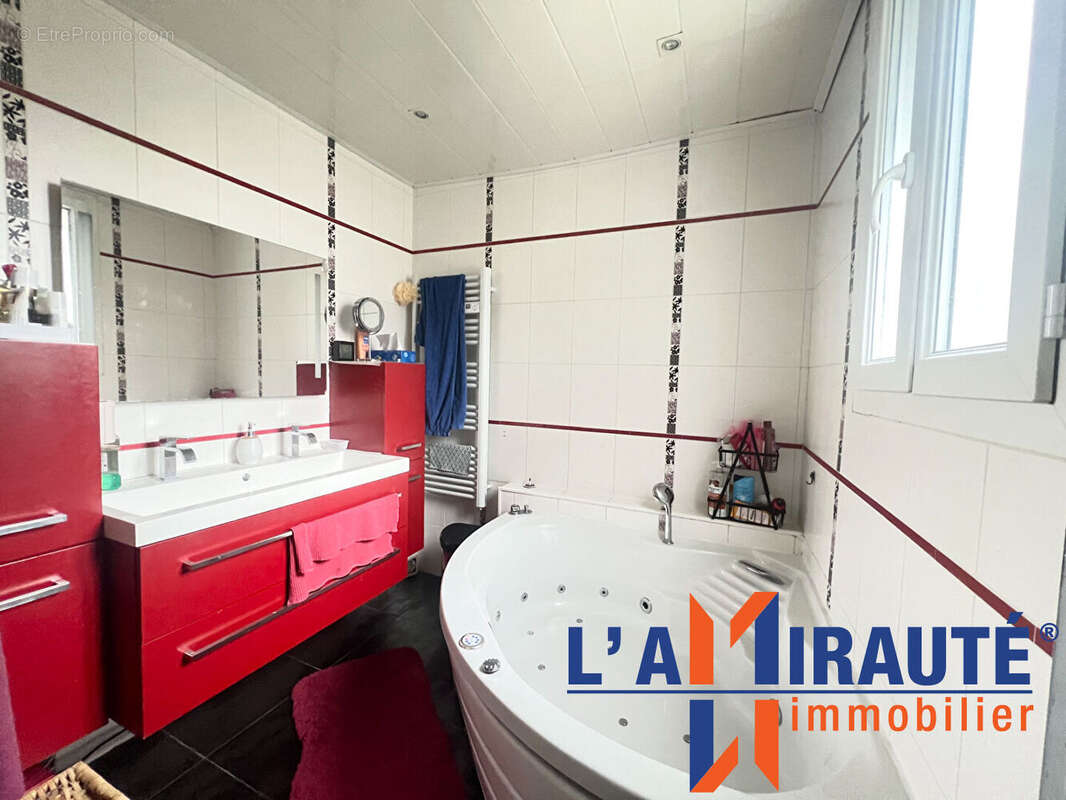 Maison à SARTROUVILLE