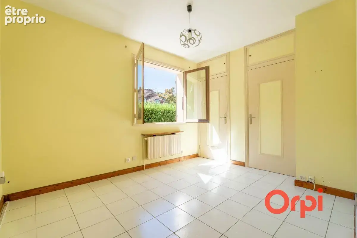 Maison avec beau terrain arboré et ruisseau en contre bas - photo 11