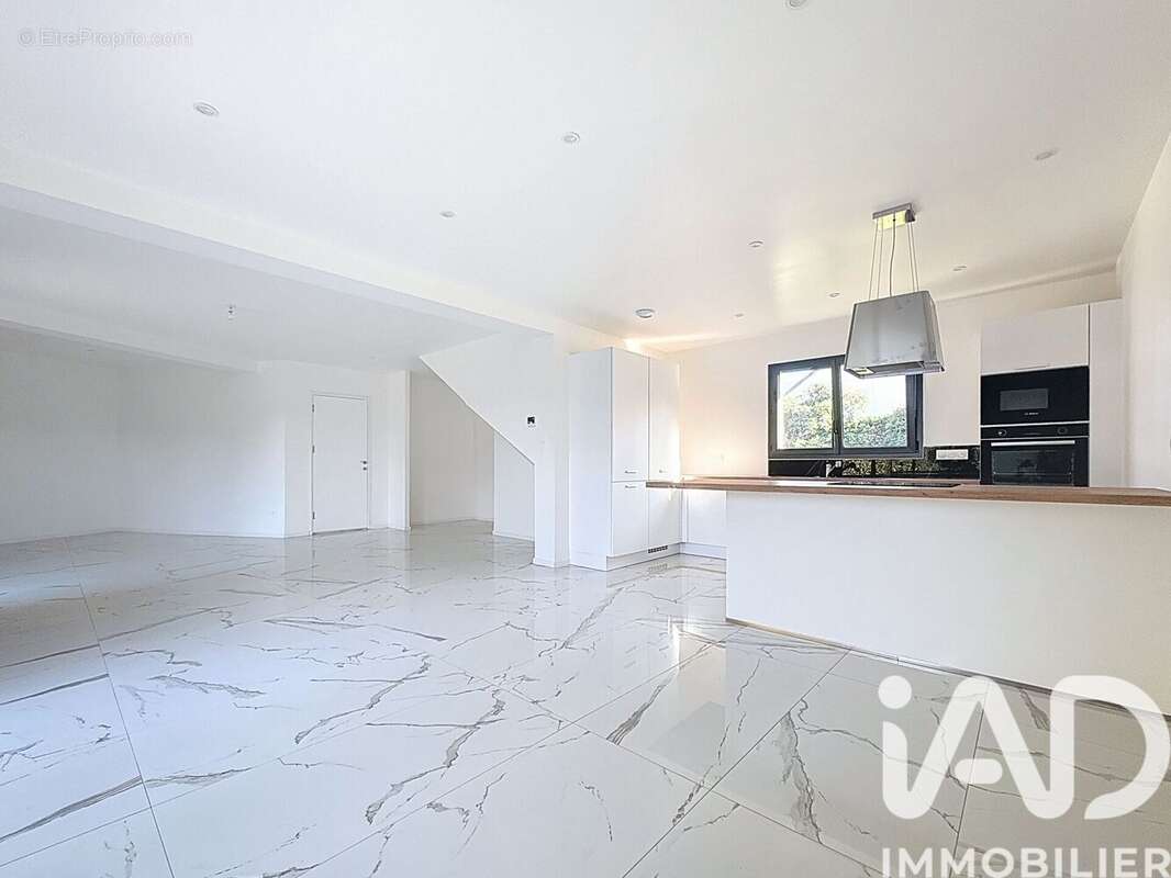 Maison 162 m² à Bain-De-Bretagne  - photo 4
