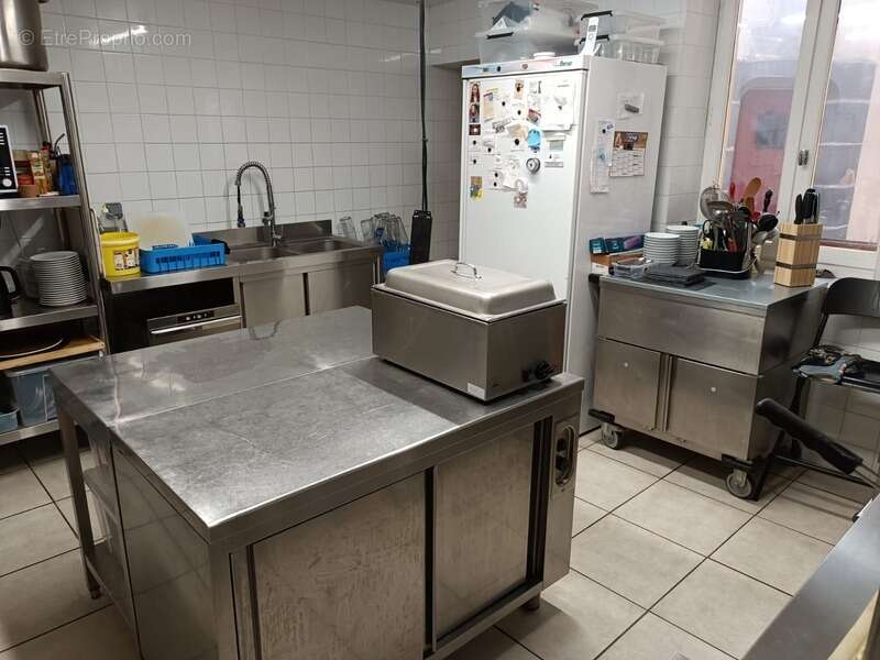 Commerce à AIGUEPERSE