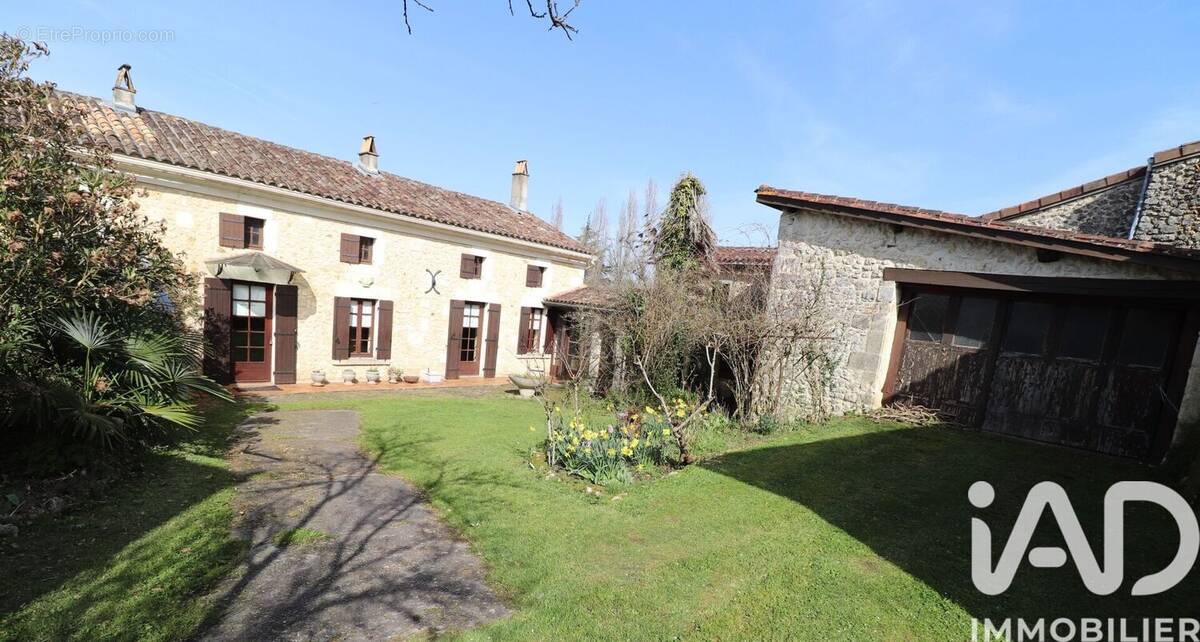 Photo 1 - Maison à MONTGUYON