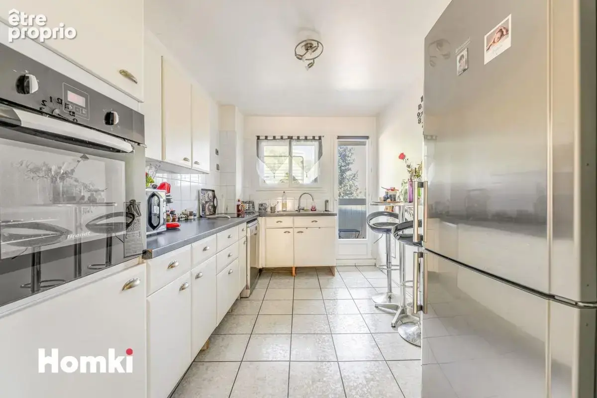 Appartement T3 de 70 m² à Marseille 13010, Chemin la Valbarelle À Saint-Marcel - photo 2