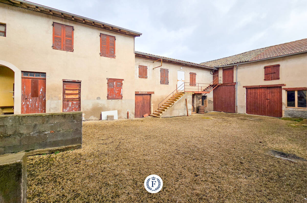 Maison à QUINCIE-EN-BEAUJOLAIS
