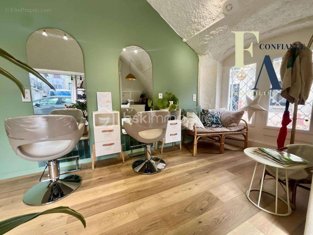 Commerce à COURNONTERRAL