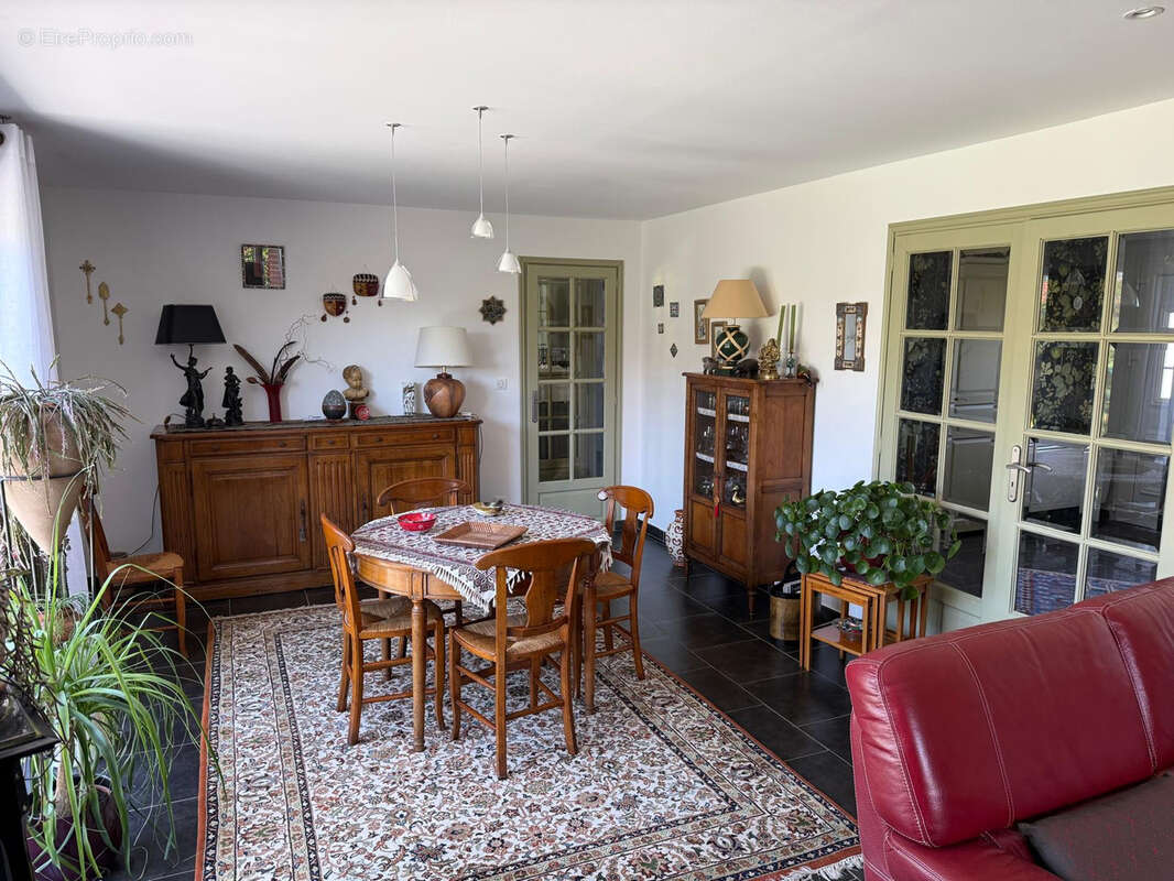 Maison à LESTREM