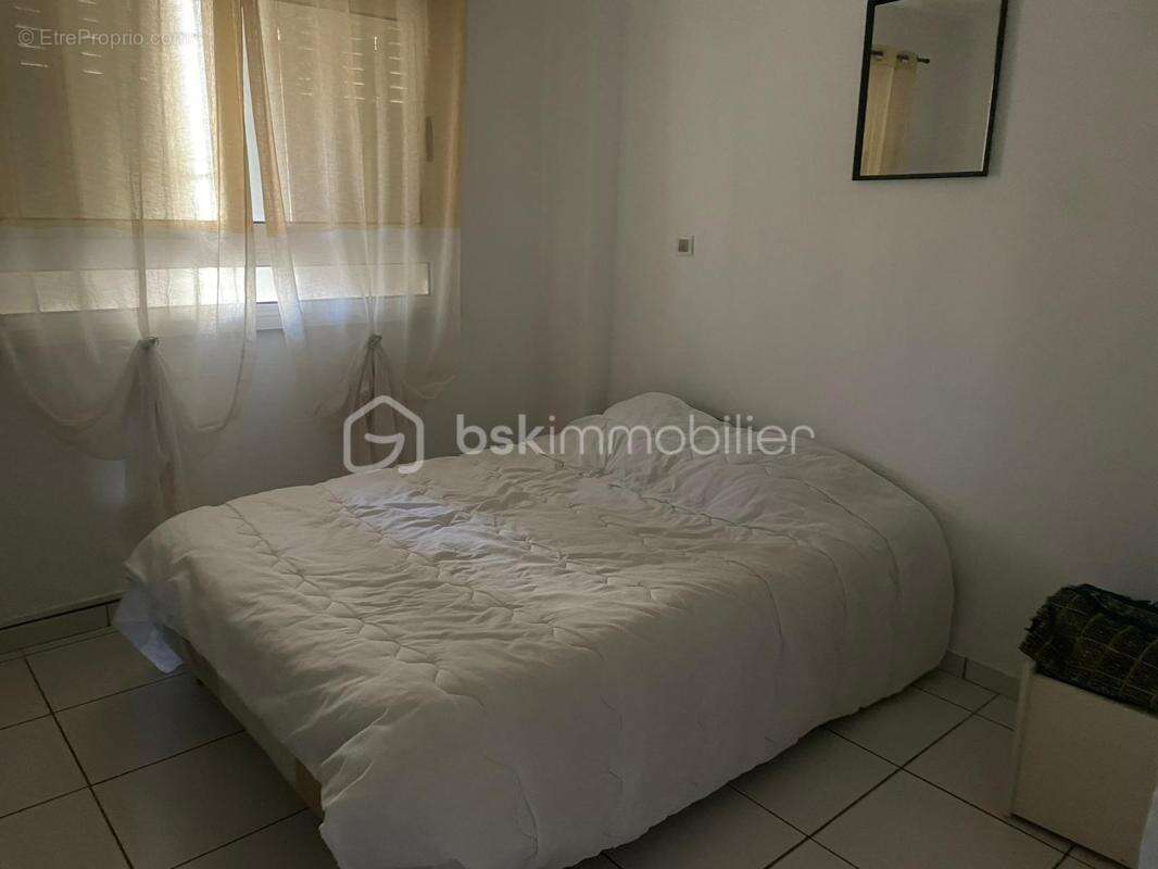 Appartement à MARSEILLE-4E