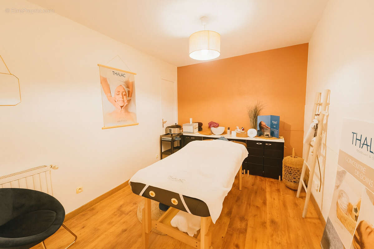 Autre à BECON-LES-GRANITS