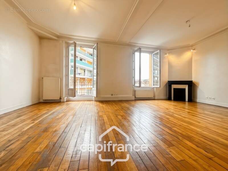 Appartement familial, en parfait état, 5 pièces, 113 m2, à  FONTENAY SOUS BOIS (94), rue Mot, proche RER et Bois - photo 2
