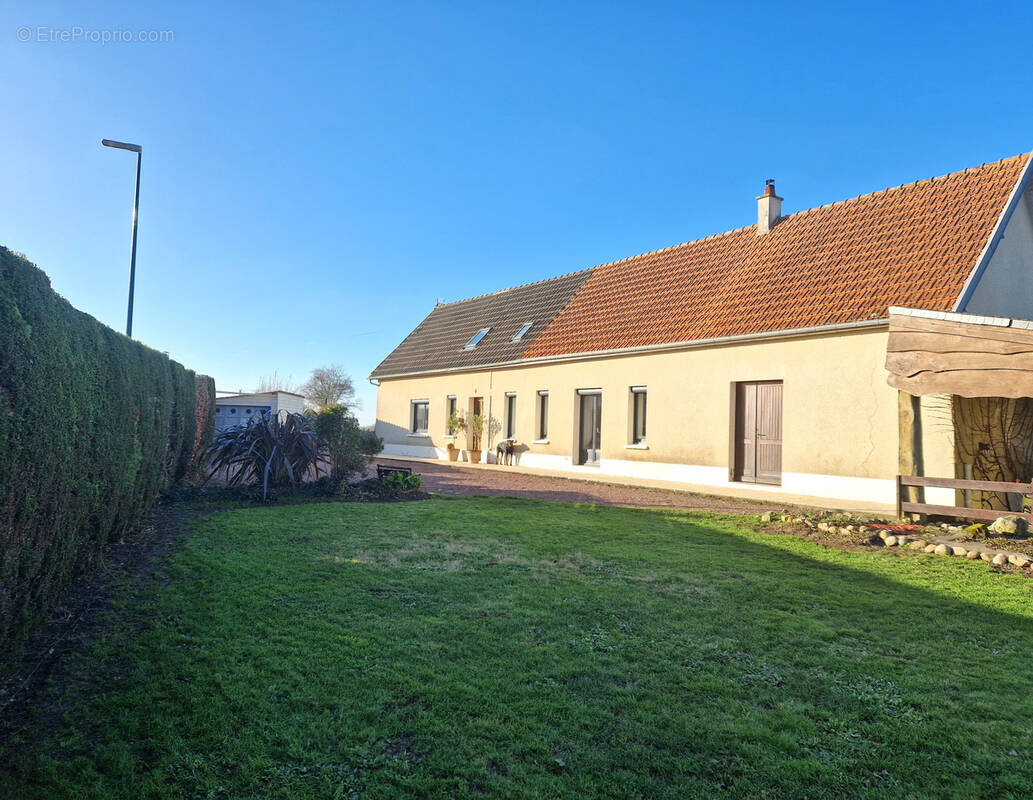 Maison à NEUILLY-LA-FORET