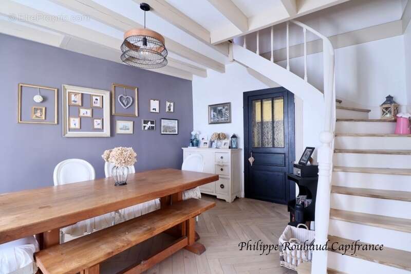 Maison à LOGE-FOUGEREUSE