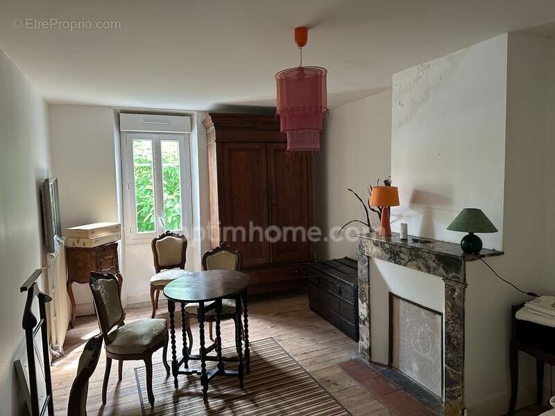 Maison de ville avec charme et caractère, spacieuse dépendance en pierre, jardin de 2000 M2 - photo 12