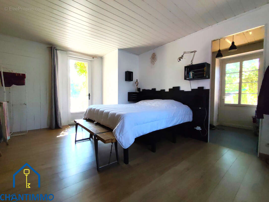 Beaucoup de charme pour cette maison en pierres à CHANTONNAY - photo 12