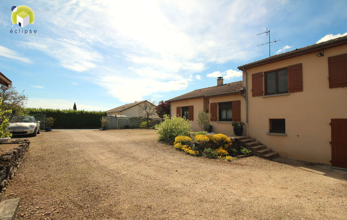 Maison à REPLONGES