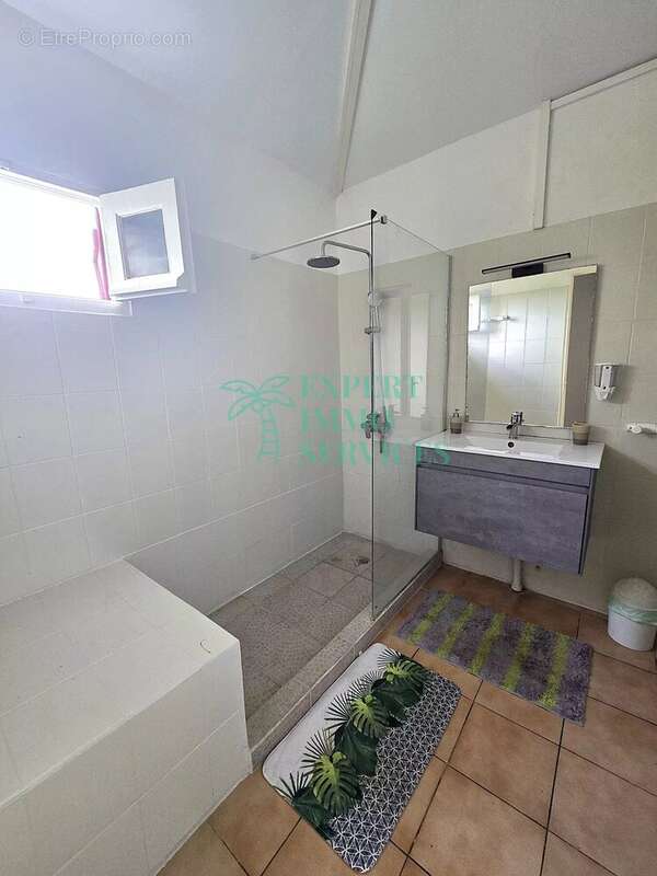 Maison à CAPESTERRE-DE-MARIE-GALANTE