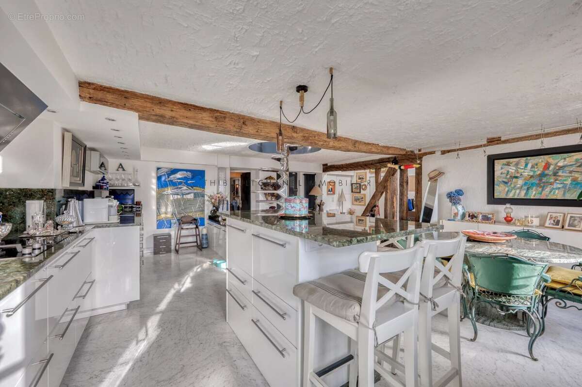 Appartement à PARIS-10E