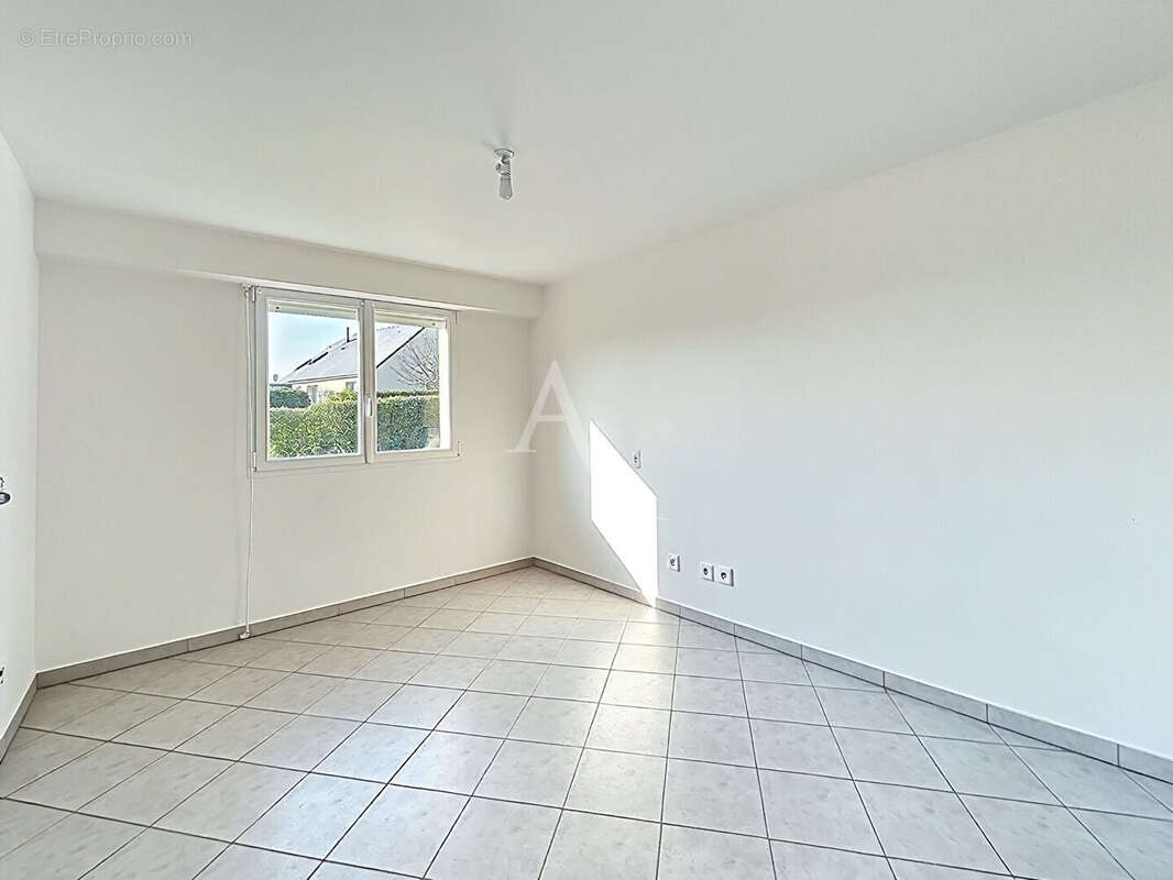 Maison à SAINT-QUENTIN-LES-ANGES