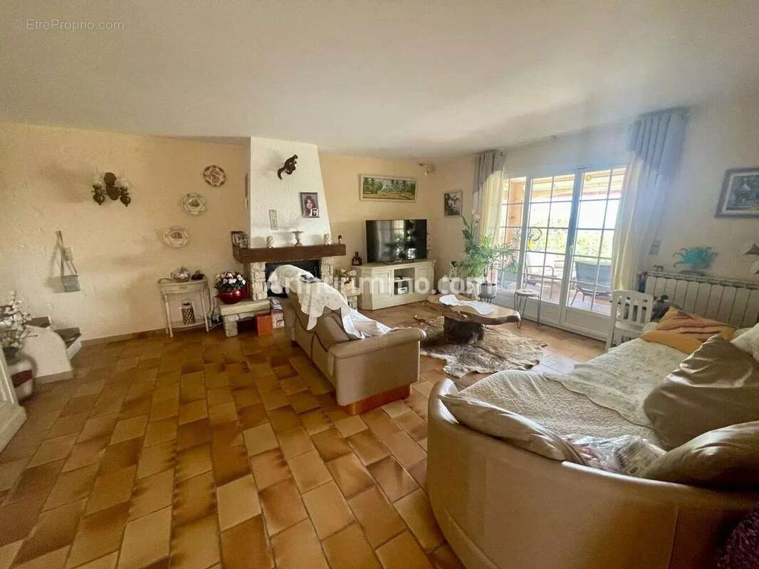 Maison à LES ISSAMBRES