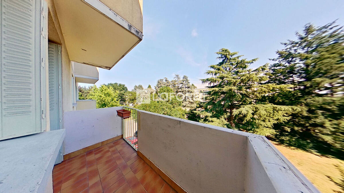 Appartement à BRON
