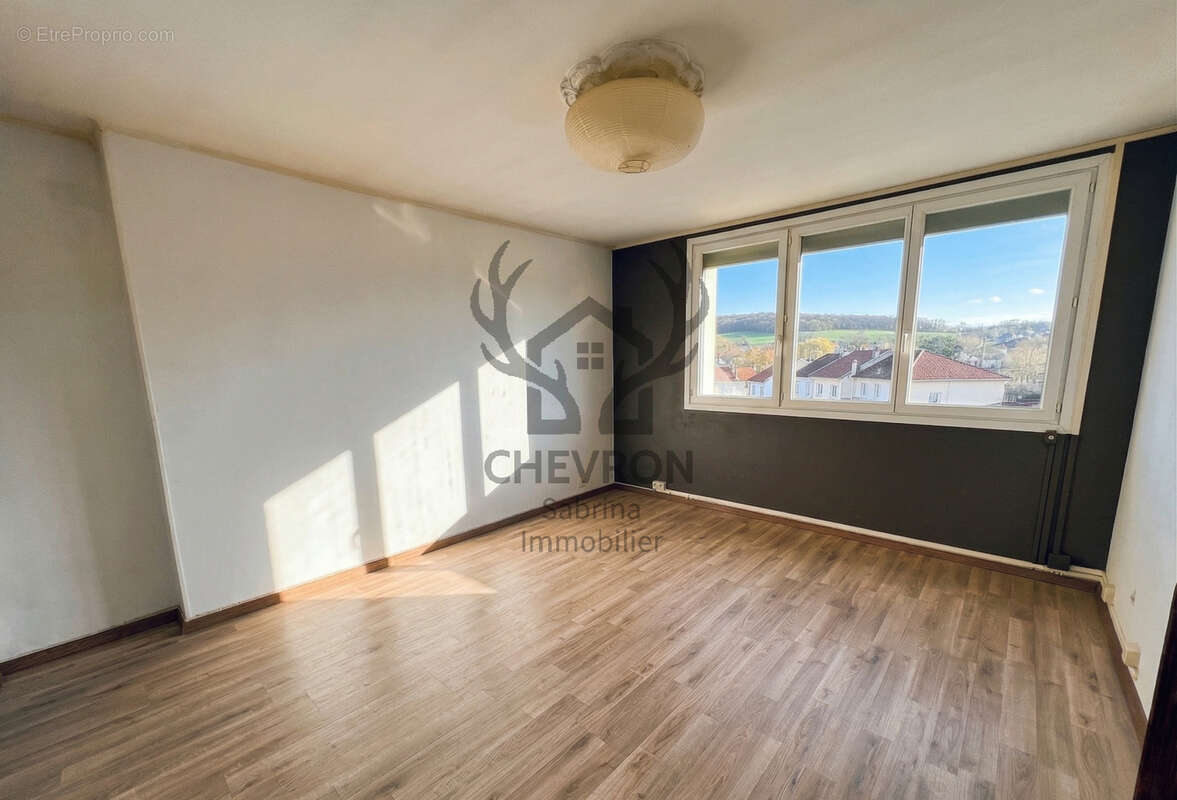 Appartement à CHARLEVILLE-MEZIERES
