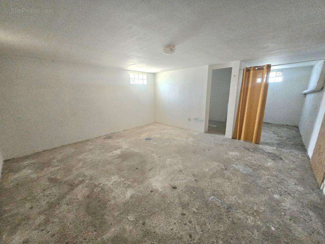Marignane – Appartement/Studio rénové avec jardin, balcon et accès direct au sous-sol privatif de 32,70 m² ! - photo 5