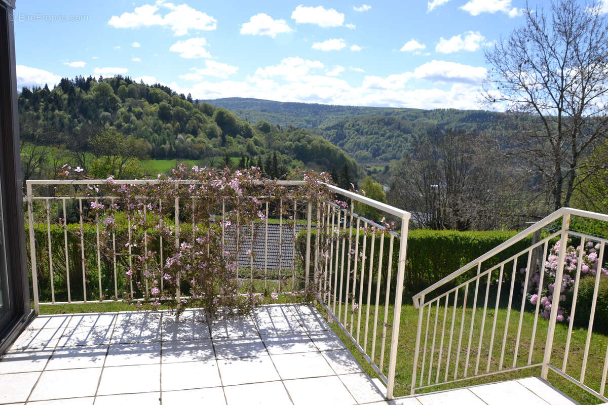 Maison à SAINT-SAUVES-D'AUVERGNE