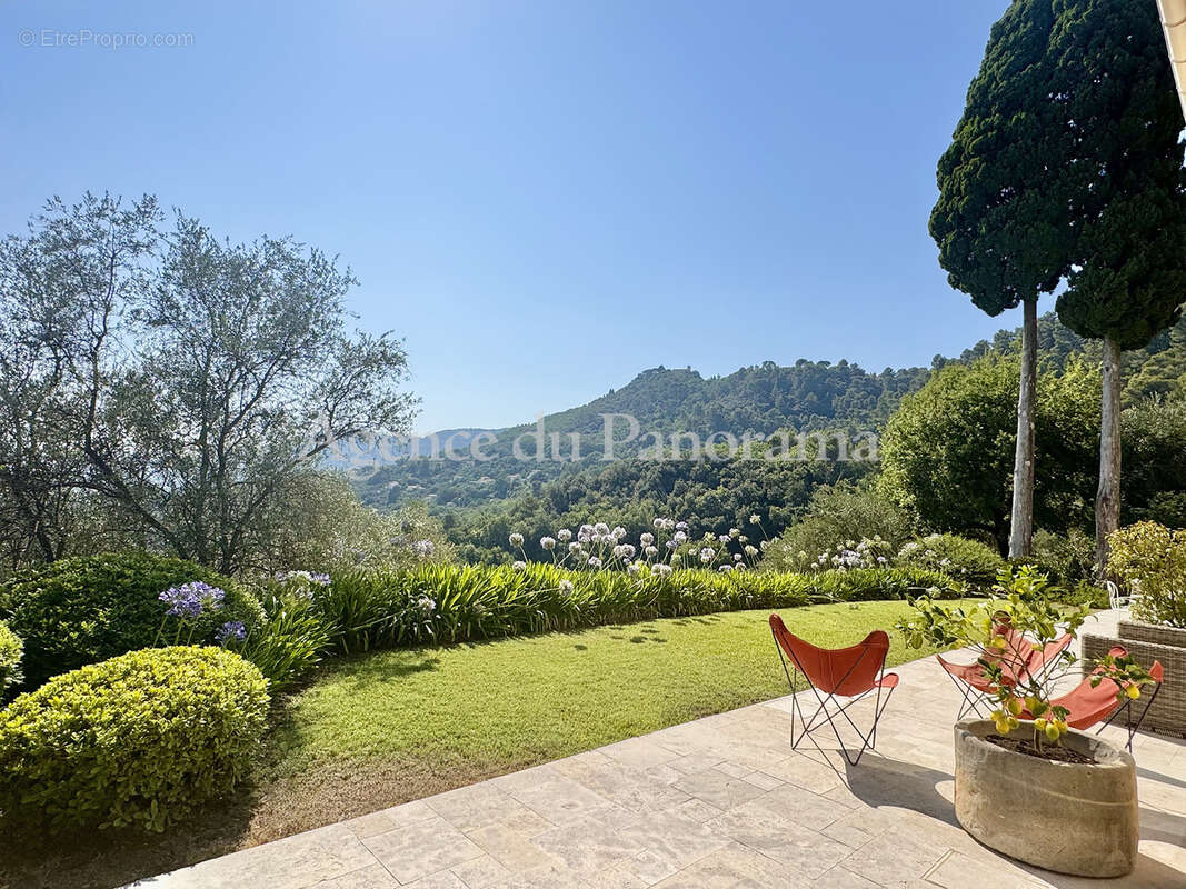 Sublime villa contemporaine avec une vue panoramique au grand calme - photo 3