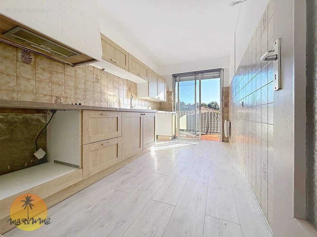 Appartement à SAINT-LAURENT-DU-VAR