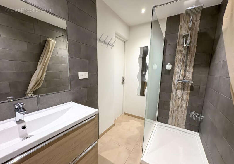 Appartement à BORMES-LES-MIMOSAS