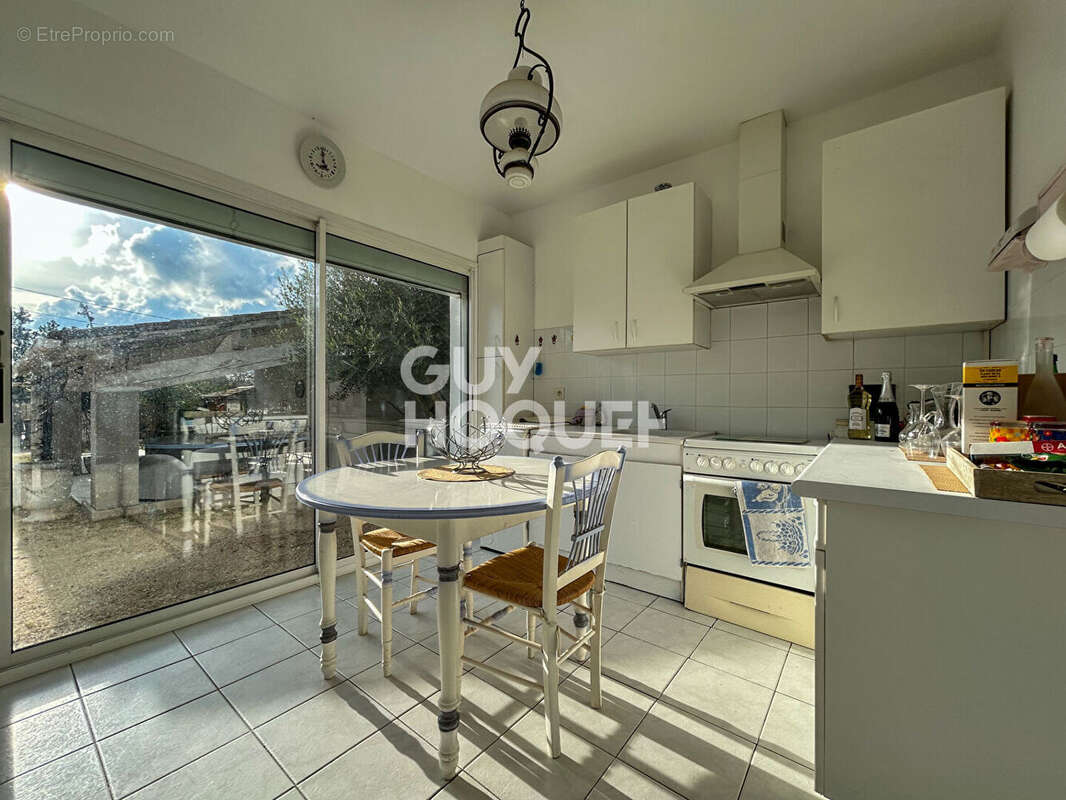 Maison à L'ISLE-SUR-LA-SORGUE