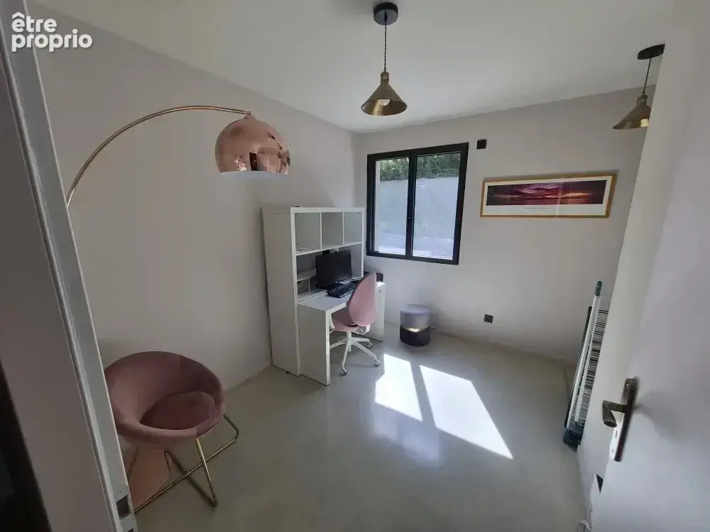 Villa contemporaine dans un secteur calme, aucun vis à vis , vue dégagée. - photo 7