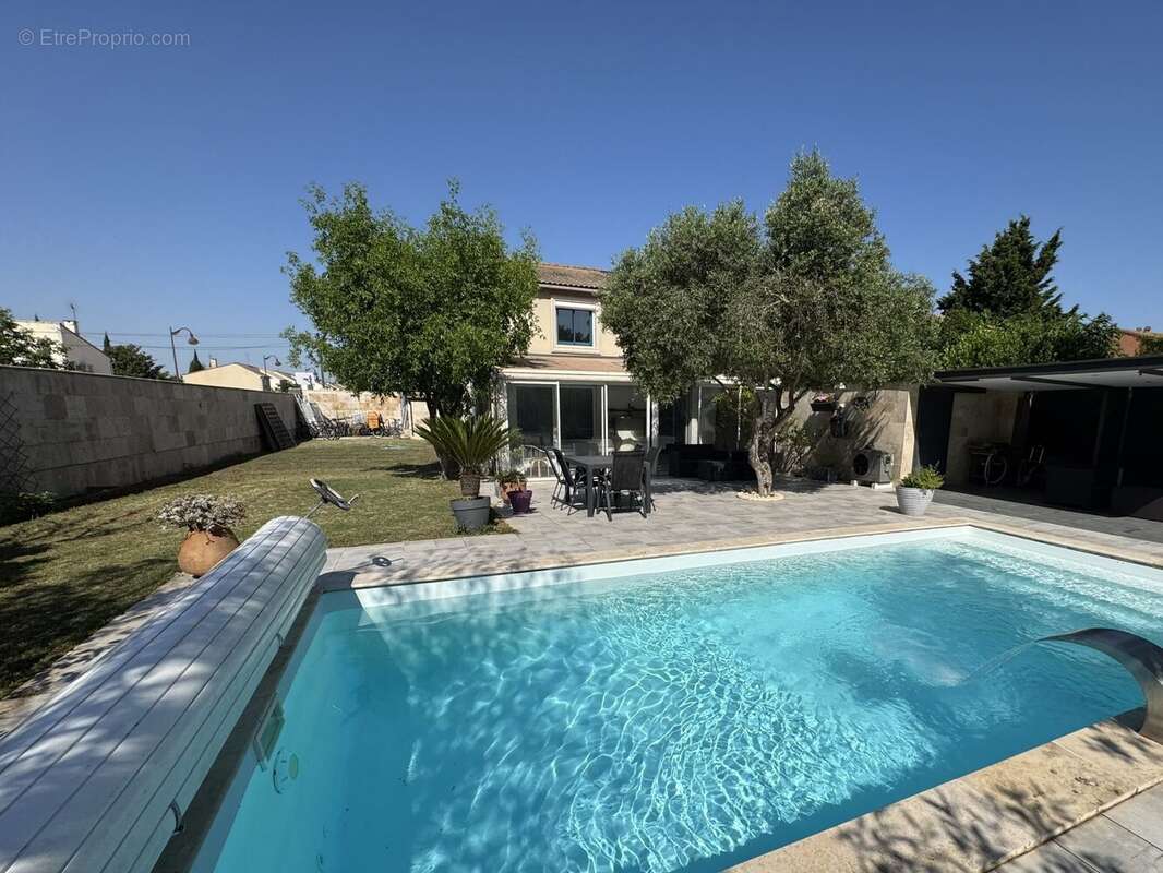 Maison à LE PONTET