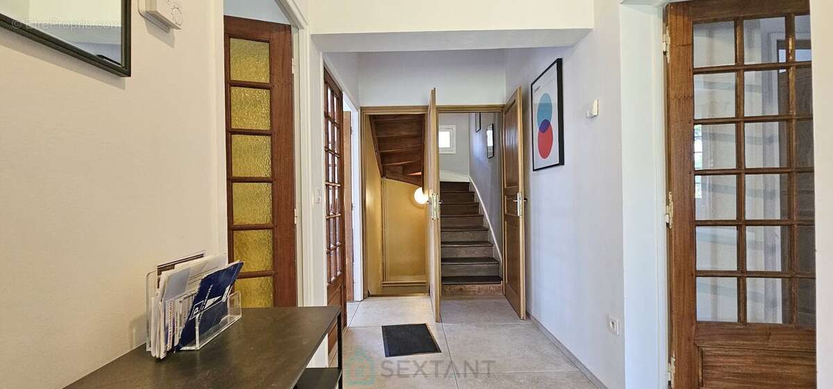 Maison 304 m² à Gourdon  - photo 4