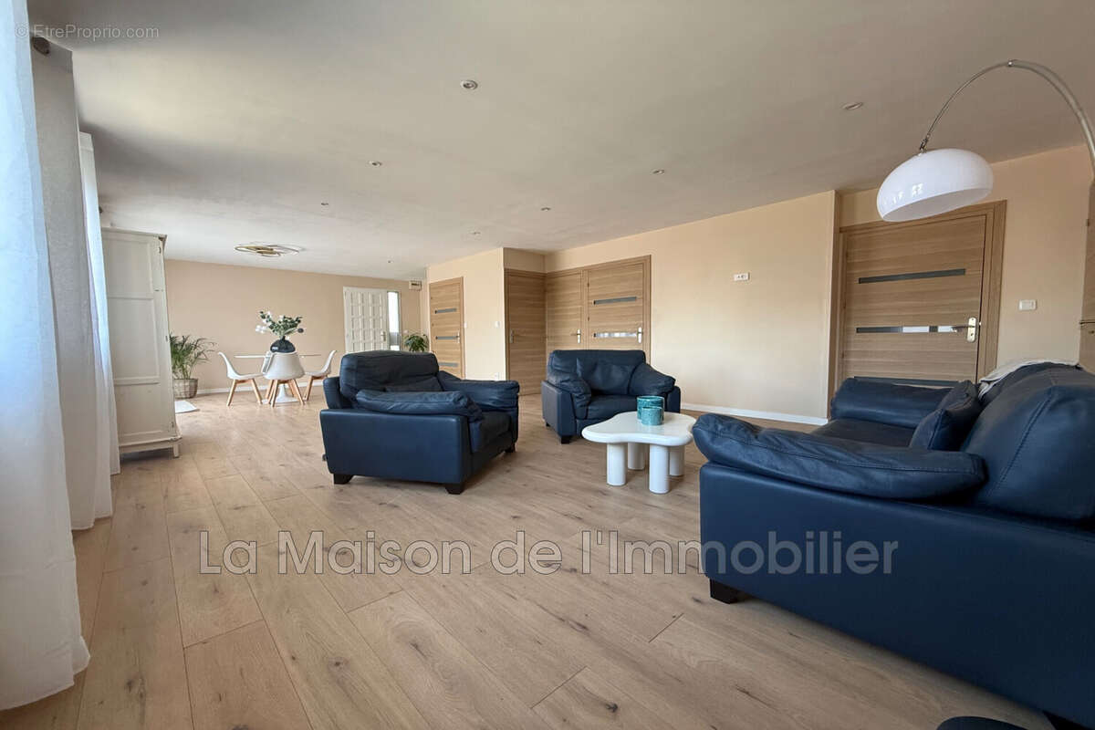 Maison à CRIQUEBEUF-SUR-SEINE