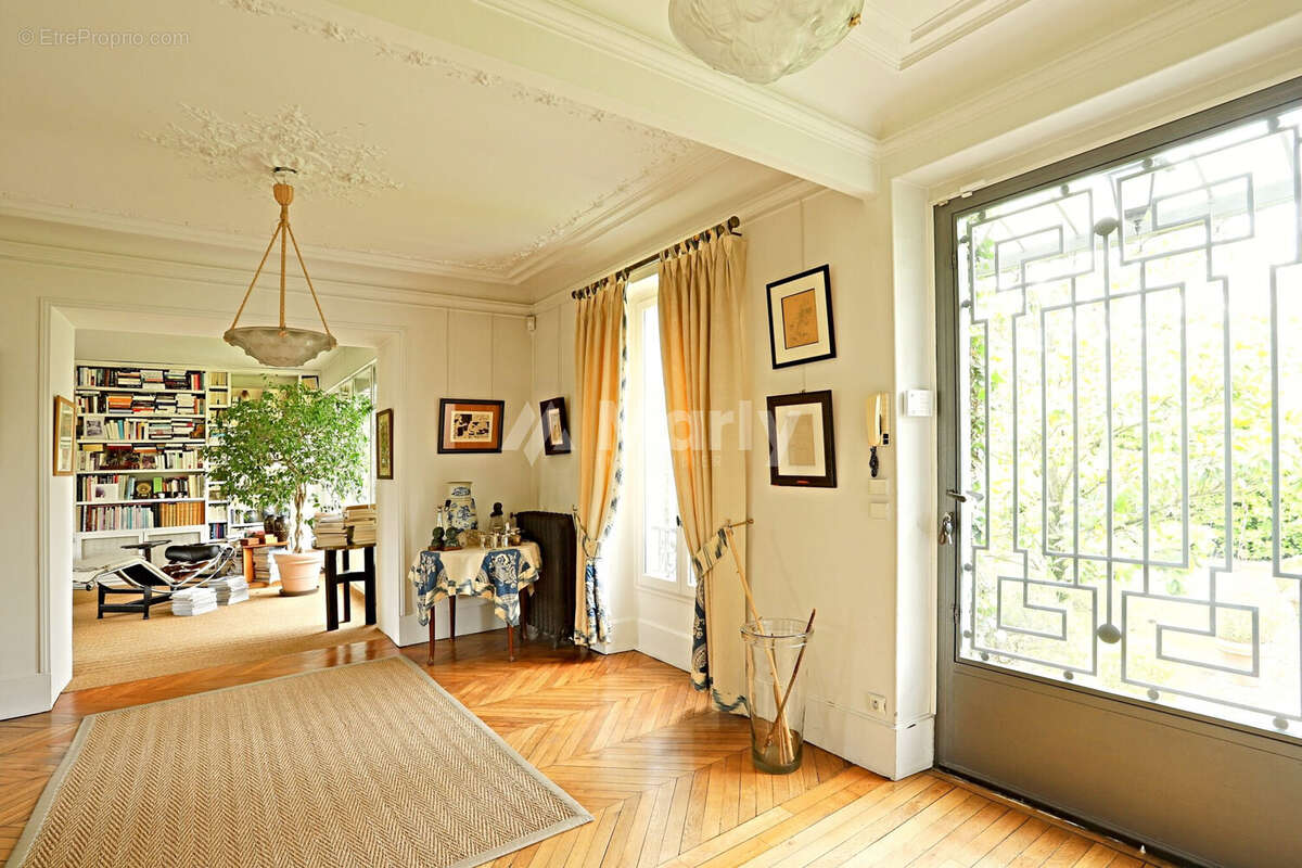 Maison à SAINT-MAUR-DES-FOSSES