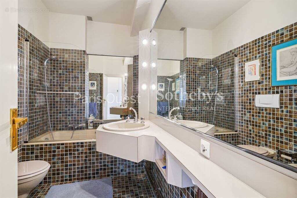 Appartement à NEUILLY-SUR-SEINE
