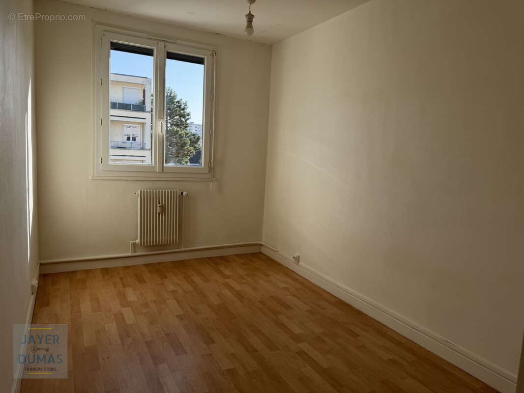 CHALON-SUR-SAONE - Appartement T3 dans petite copropriété - - photo 6