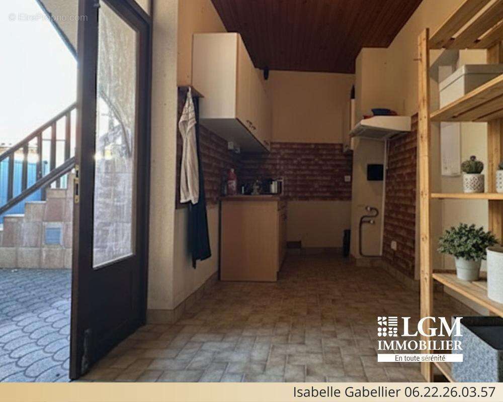 Maison à LE BREUIL-SUR-COUZE