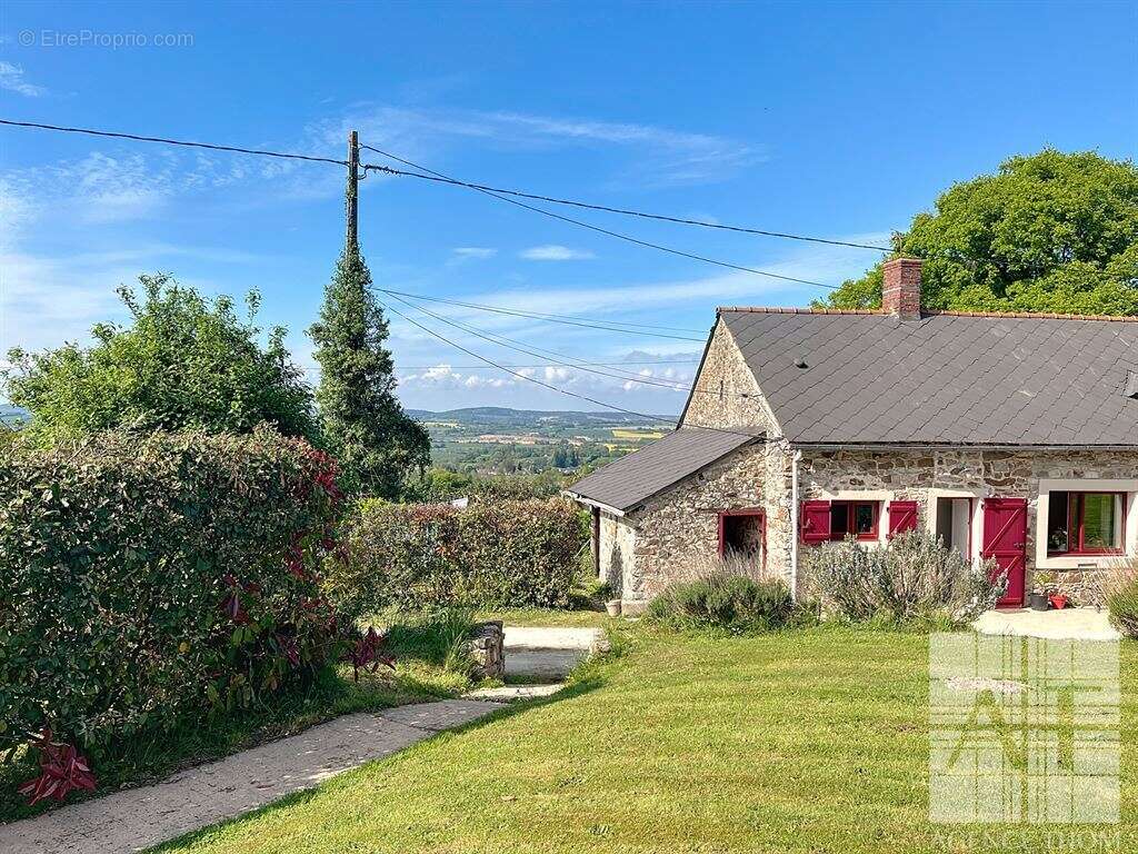 Maison à TORCE-VIVIERS-EN-CHARNIE