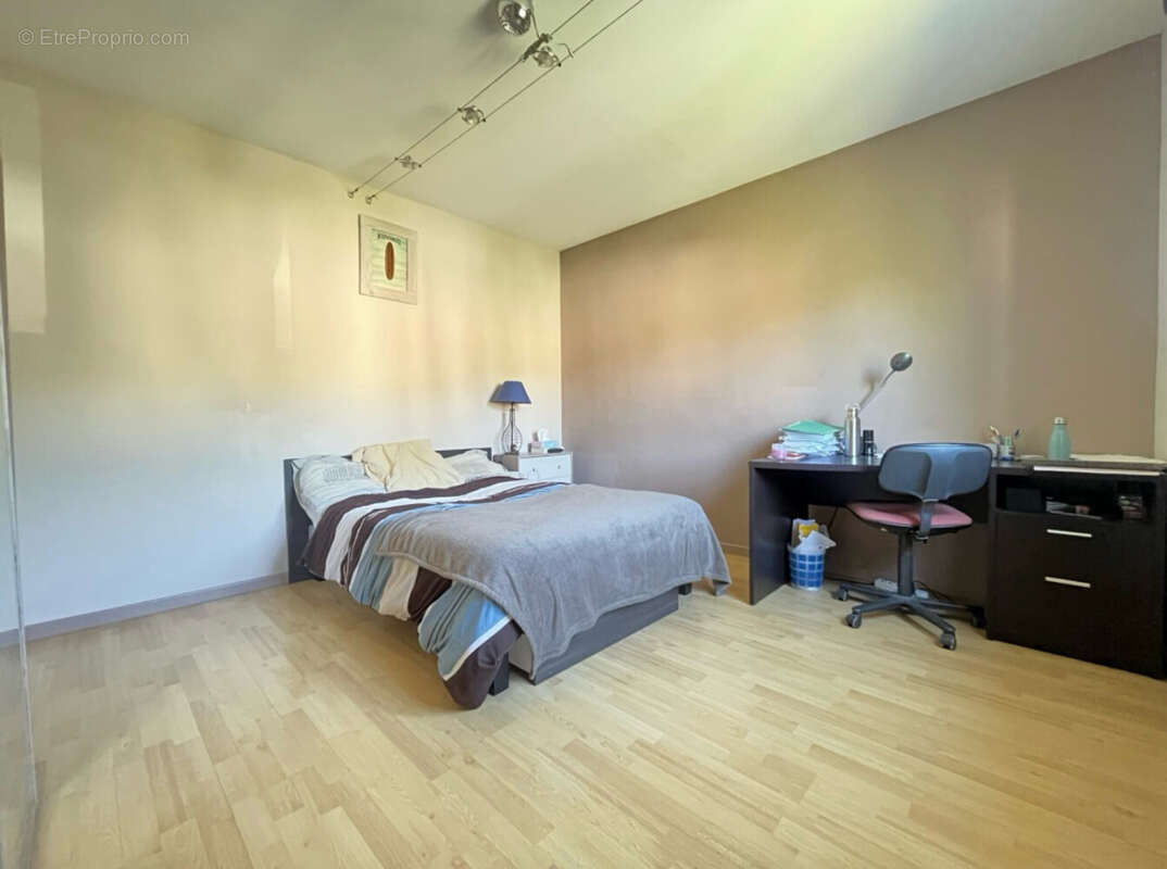 Maison à SAINT-PIERRE-DU-PERRAY