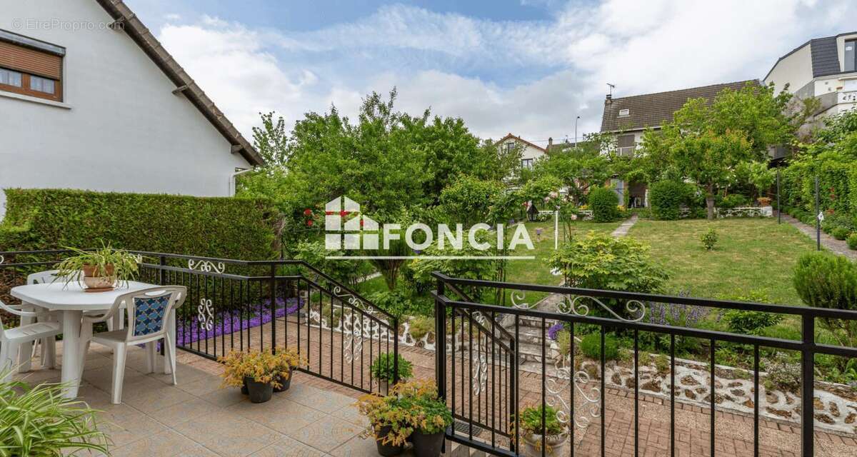 Maison à SAVIGNY-SUR-ORGE