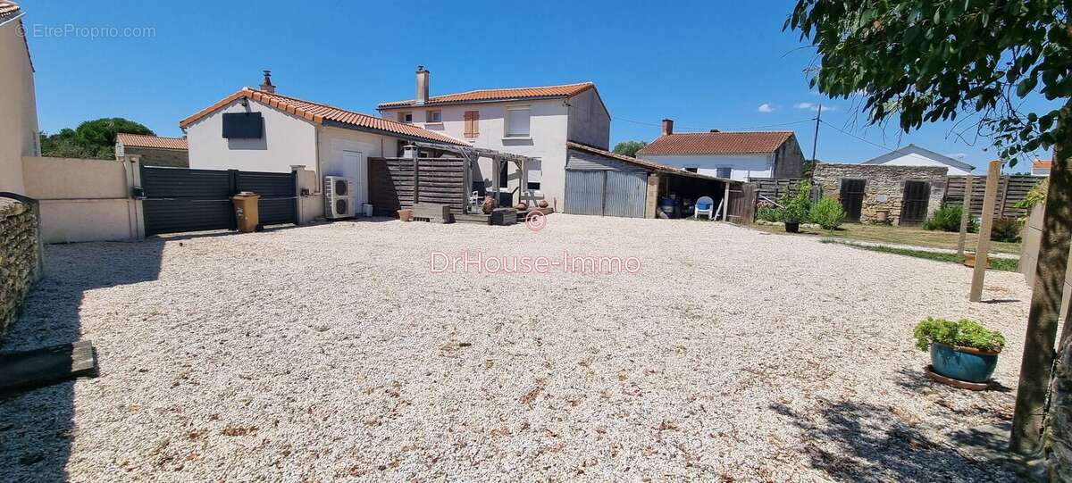 Maison à SAINT-MICHEL-EN-L'HERM