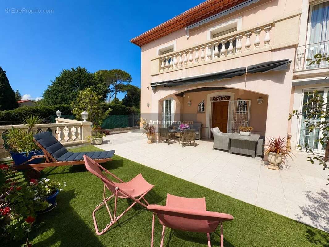 Maison à FREJUS