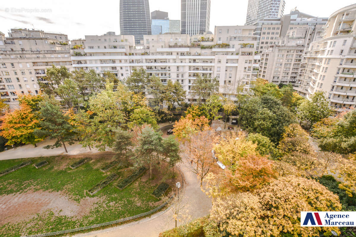 Appartement à COURBEVOIE