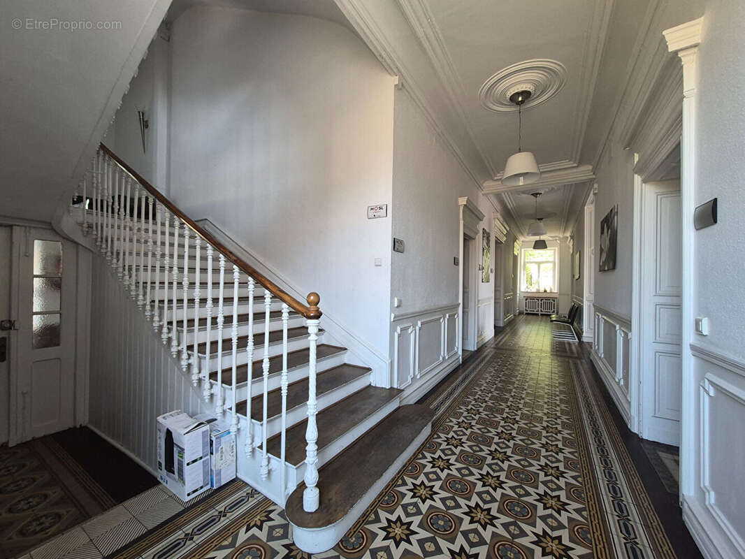 Demeure de prestige - Bureaux - Investissement Patrimonial- Freyming Merlebach - photo 3